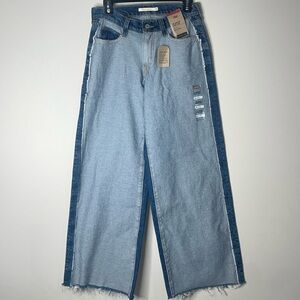 NWT! Levi’s 94 baggy wide leg jeans. 2 denim shades. Sz 26 x 31.